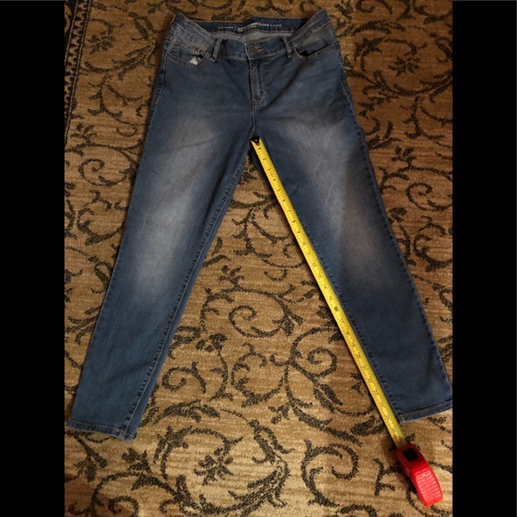 Old Navy Super Skinny Jeans - Picture 3 of 6